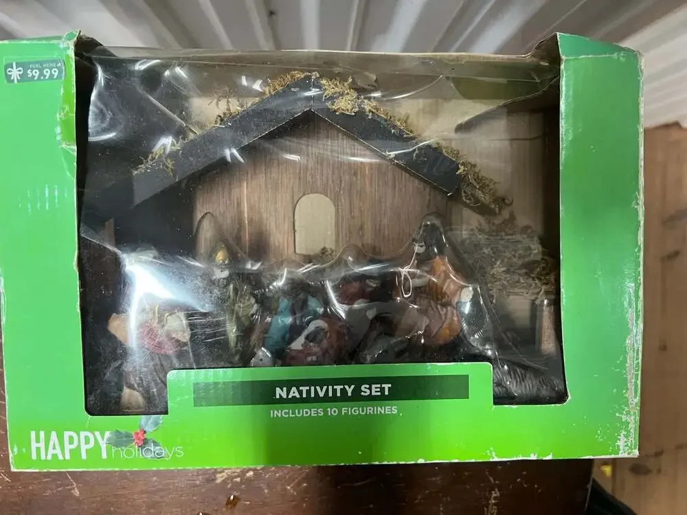Porcelain Nativity Scene 13 Piece Home Accents Christmas Stable Manger